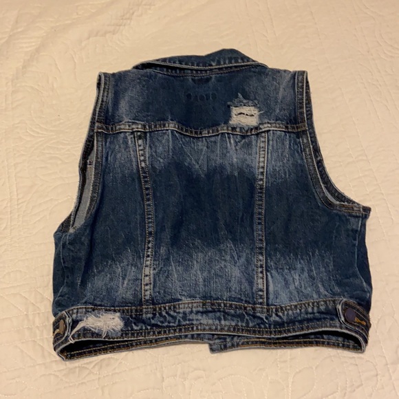 Denim vest w/buttons size medium - Picture 3 of 5